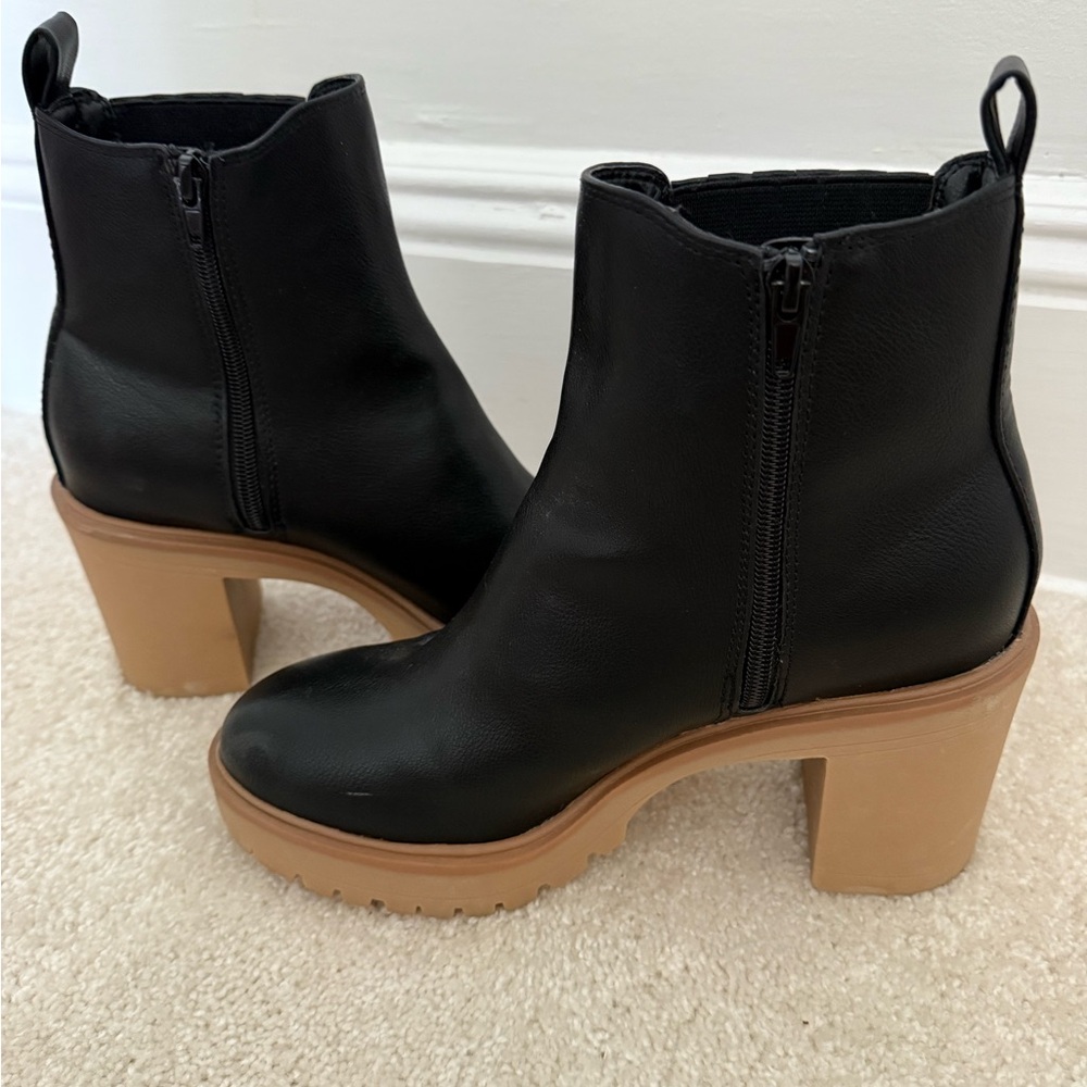 Dolce Vita Black Leather Ankle Boots with Tan Sole